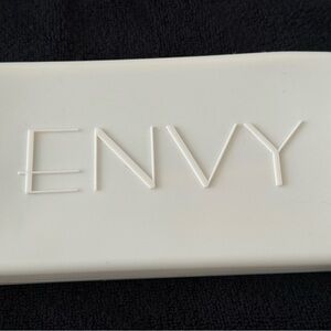 Envy Travel Essentials Brush Set- 7 pieces, silicone case, face & eye brushes